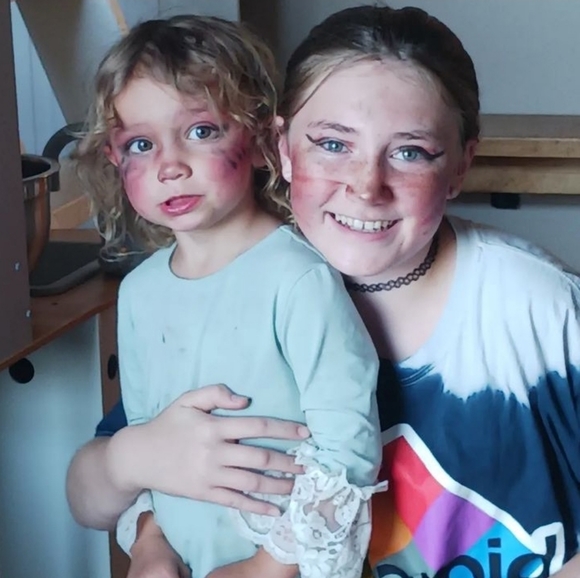 Eclectic Goods - Picture 3 of 12